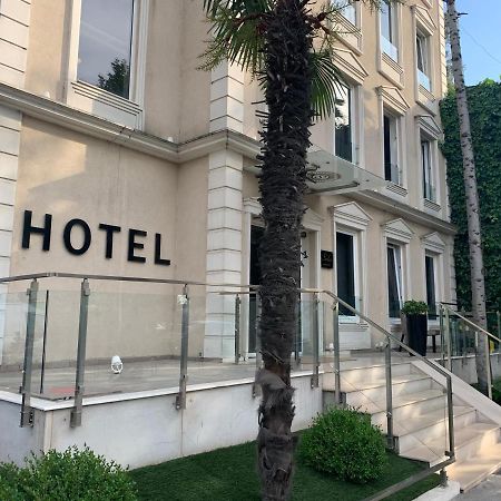 Soleo Hotel Тирана Екстериор снимка