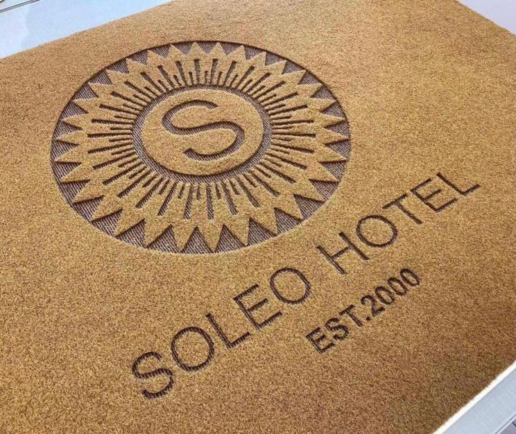 Soleo Hotel Тирана Екстериор снимка