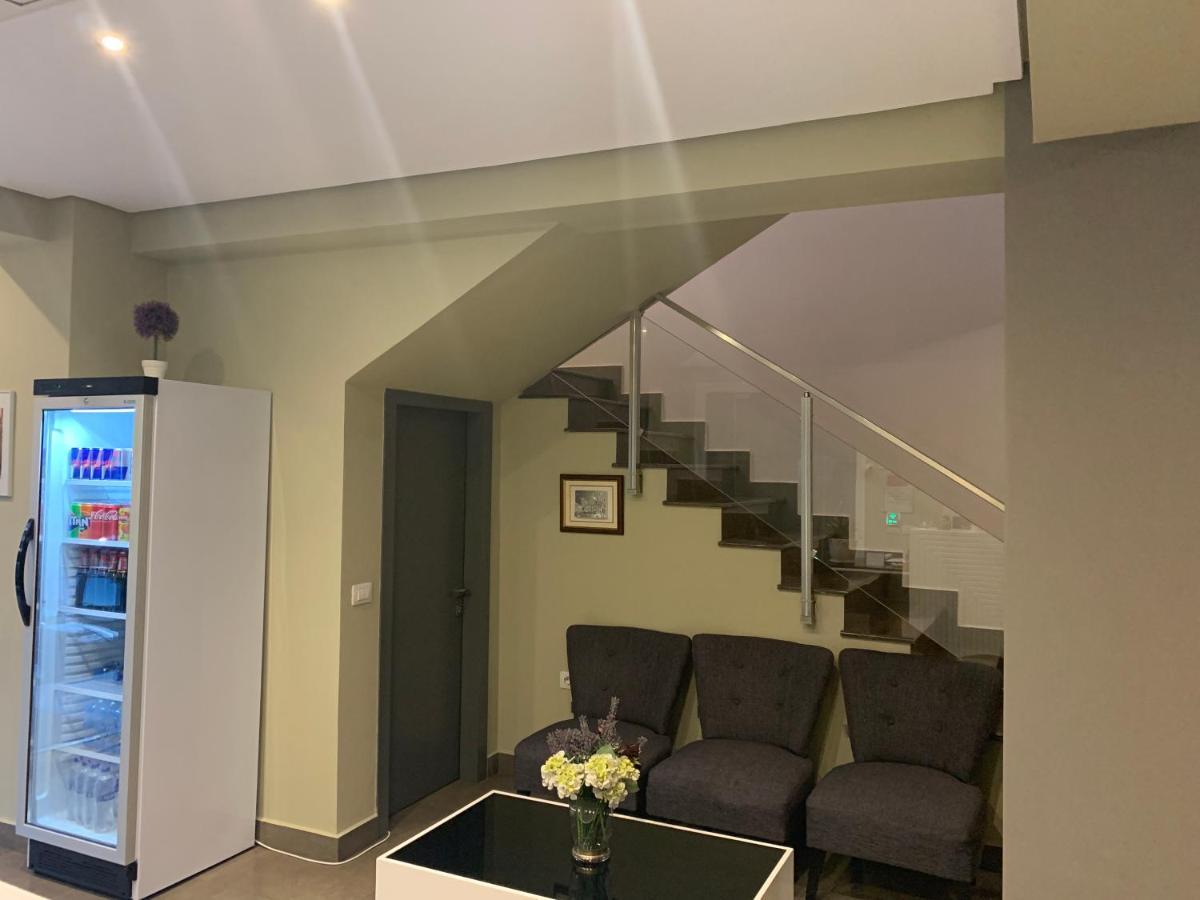 Soleo Hotel Тирана Екстериор снимка