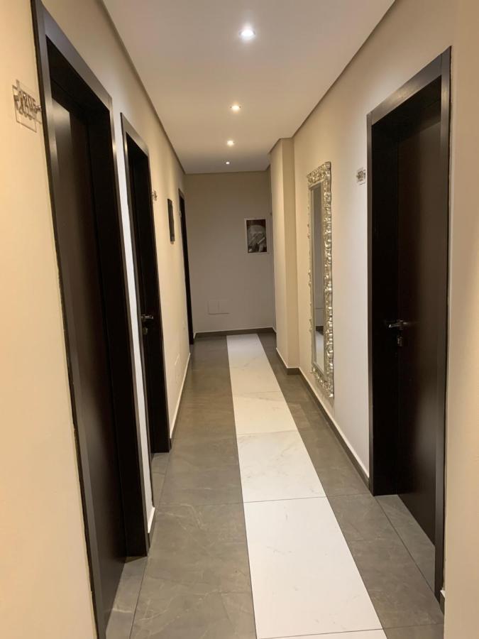 Soleo Hotel Тирана Екстериор снимка
