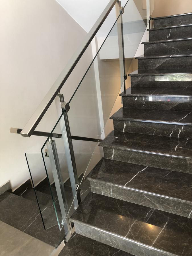 Soleo Hotel Тирана Екстериор снимка
