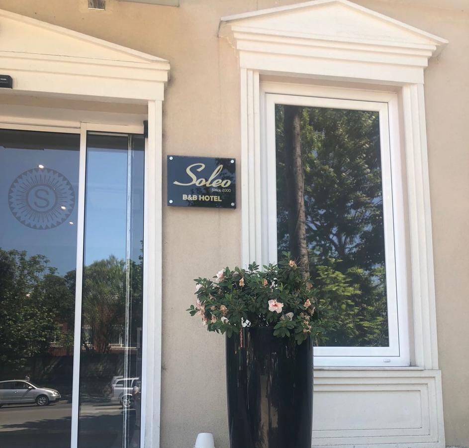 Soleo Hotel Тирана Екстериор снимка