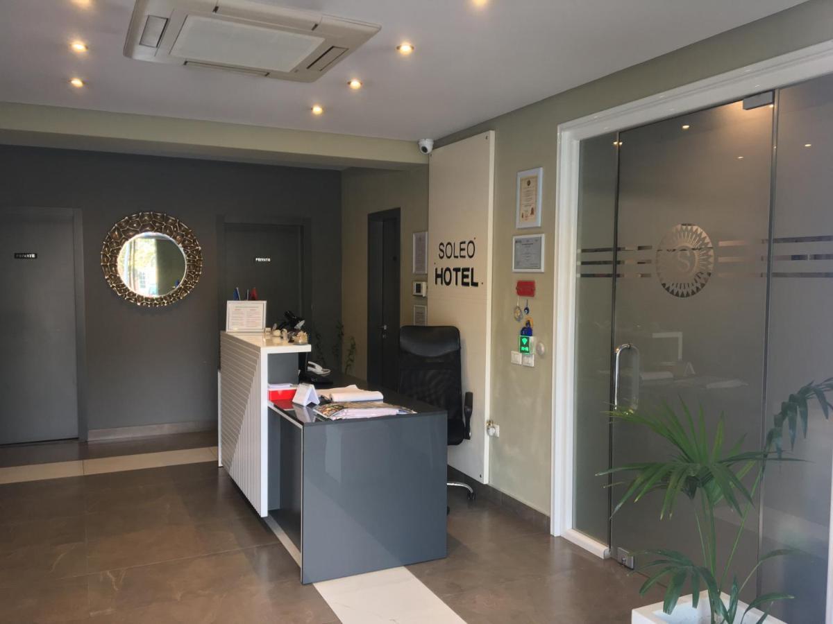 Soleo Hotel Тирана Екстериор снимка